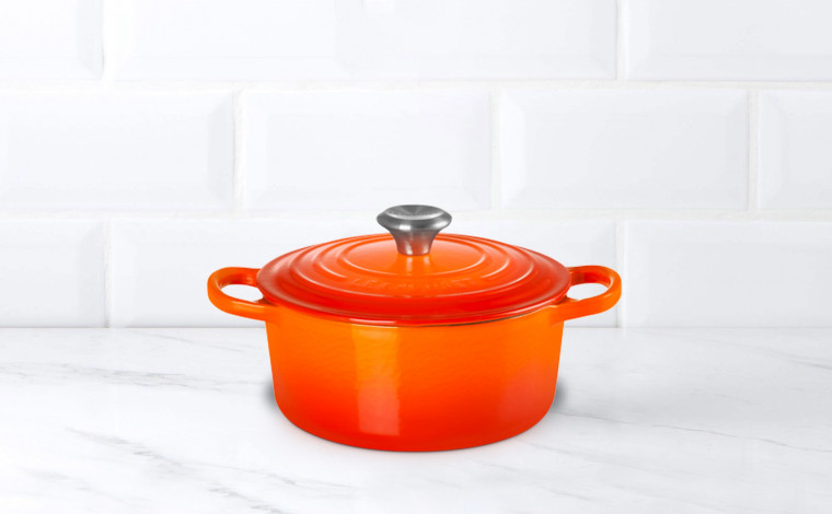 24 cm round cherry cast iron casserole