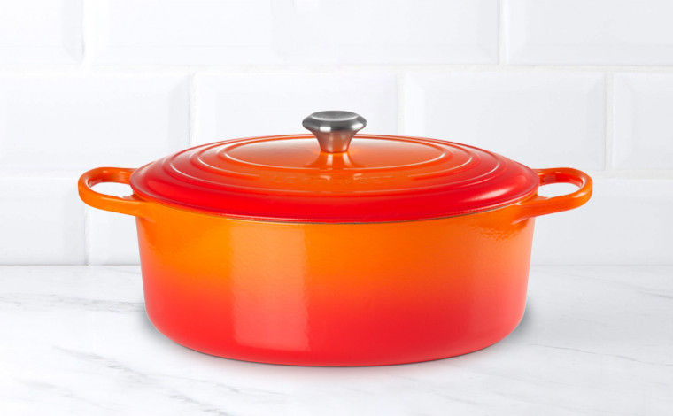 24 cm round cherry cast iron casserole