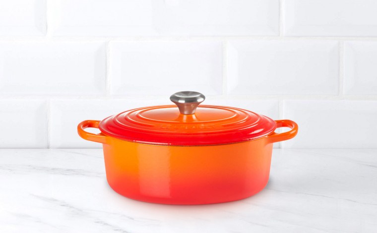 24 cm round cherry cast iron casserole