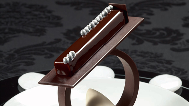 Finger-chic-gla&ccedil;age-brillance-noire-cacao-barry.jpg